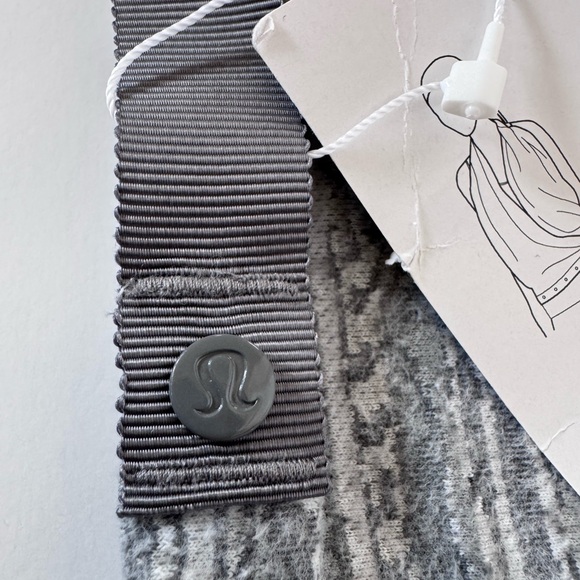 Lululemon Vinyasa Scarf - Picture 9 of 9